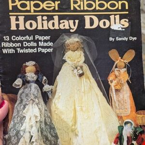 Paper Ribbon Holiday Dolls Book